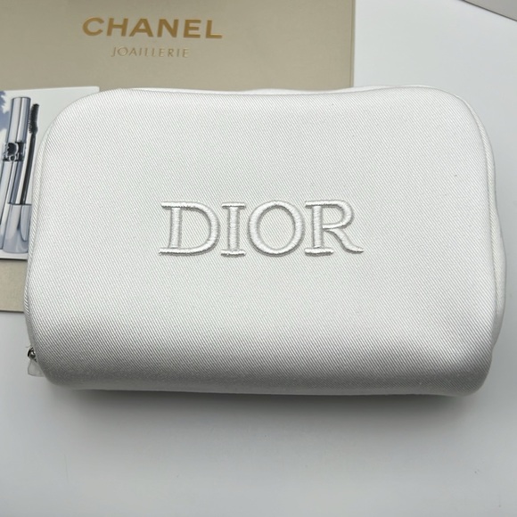 DiorWhite Cosmetic Pouch Shimmering Zip ClosureLipstick & Diorshow Mascara NWOT - Picture 6 of 17
